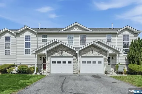 4 Mulberry Lane Hamburg NJ 07419