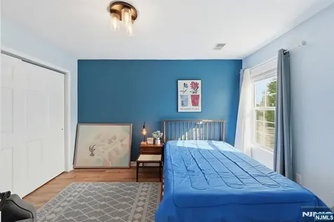 4 Mulberry Lane Hamburg NJ 07419