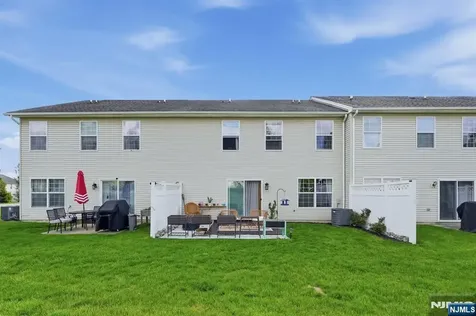 4 Mulberry Lane Hamburg NJ 07419
