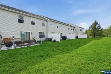 4 Mulberry Lane Hamburg NJ 07419