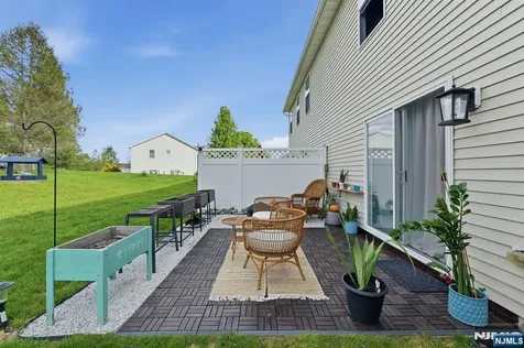 4 Mulberry Lane Hamburg NJ 07419