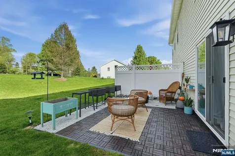 4 Mulberry Lane Hamburg NJ 07419