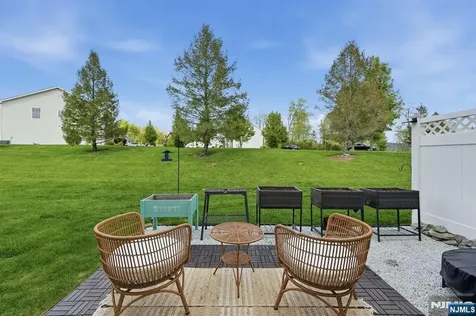 4 Mulberry Lane Hamburg NJ 07419