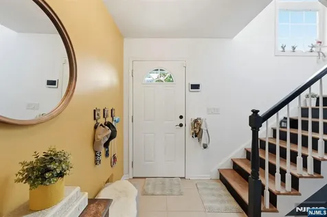 4 Mulberry Lane Hamburg NJ 07419