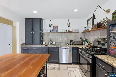 4 Mulberry Lane Hamburg NJ 07419
