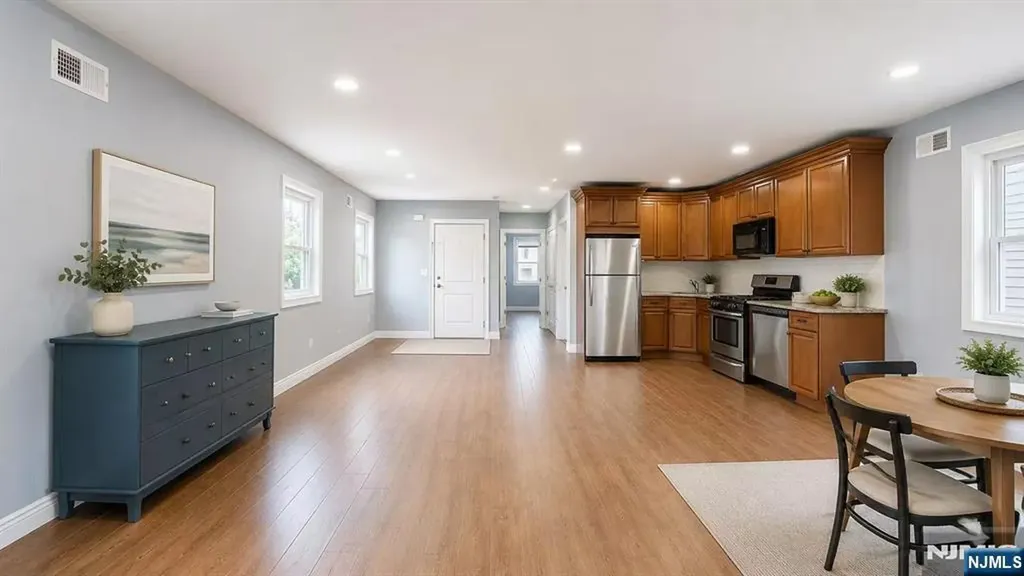 41 Mercer Street Wallington NJ 07057