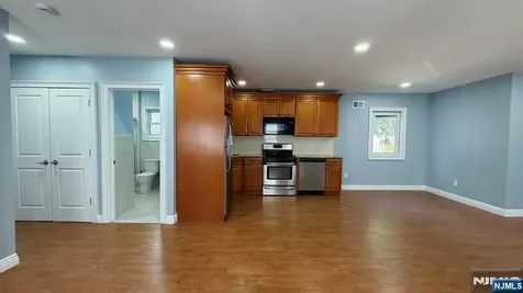 41 Mercer Street Wallington NJ 07057