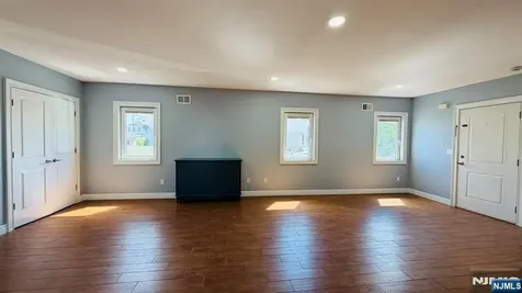 41 Mercer Street Wallington NJ 07057