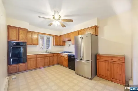 68 Colgate Avenue Paramus NJ 07652
