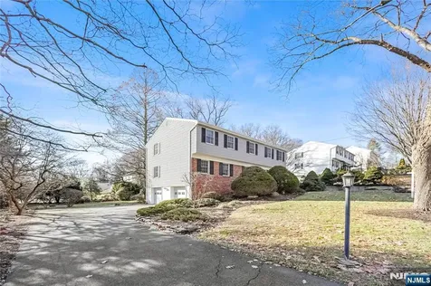 68 Colgate Avenue Paramus NJ 07652