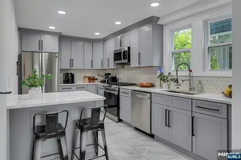 34 Cloverhill Place Montclair NJ 07042
