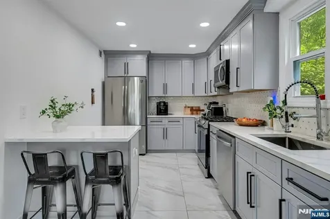 34 Cloverhill Place Montclair NJ 07042