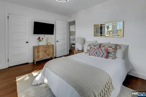 34 Cloverhill Place Montclair NJ 07042
