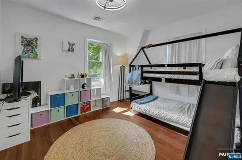 34 Cloverhill Place Montclair NJ 07042