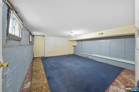 457 7th Newark NJ 07107