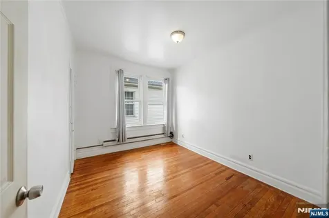 457 7th Newark NJ 07107