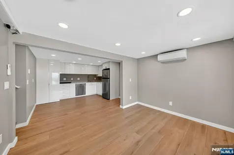 57 Hemlock Road Little Falls NJ 07424