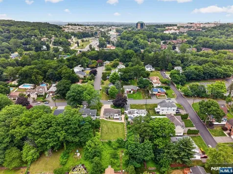 57 Hemlock Road Little Falls NJ 07424