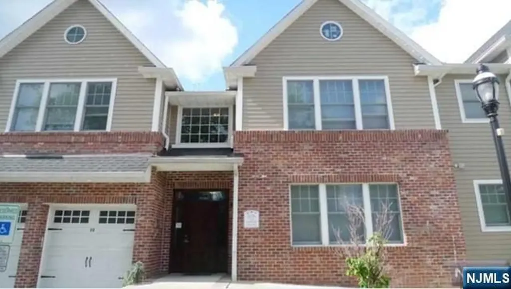 22 Hemlock Lane Tenafly NJ 07670