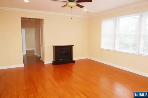 22 Hemlock Lane Tenafly NJ 07670