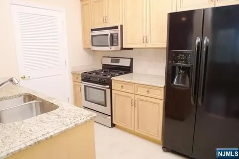 22 Hemlock Lane Tenafly NJ 07670