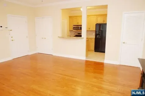 22 Hemlock Lane Tenafly NJ 07670