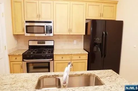 22 Hemlock Lane Tenafly NJ 07670