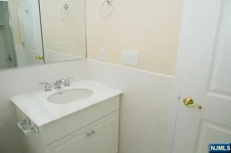 22 Hemlock Lane Tenafly NJ 07670