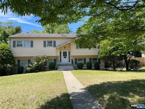 636 Kingsbridge Lane Ridgewood NJ 07450
