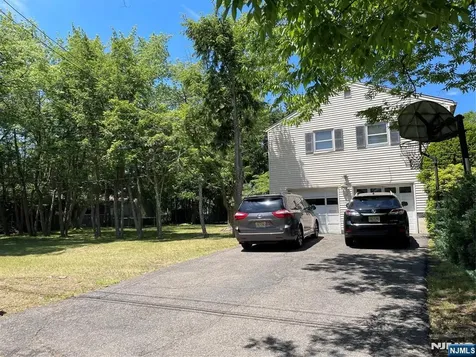 636 Kingsbridge Lane Ridgewood NJ 07450