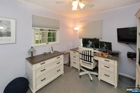 30 Knolls Bloomingdale NJ 07403