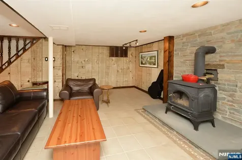 30 Knolls Bloomingdale NJ 07403