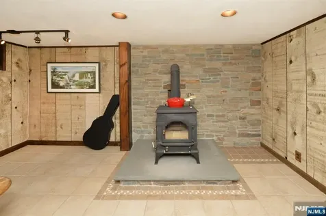 30 Knolls Bloomingdale NJ 07403