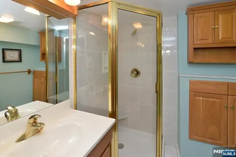 30 Knolls Bloomingdale NJ 07403