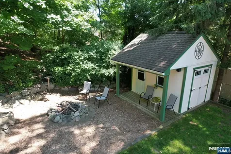 30 Knolls Bloomingdale NJ 07403