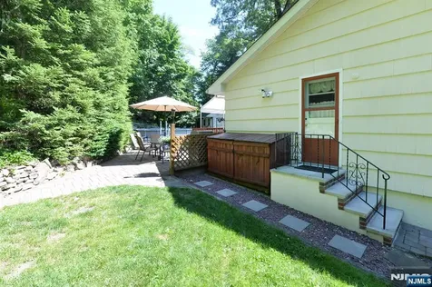 30 Knolls Bloomingdale NJ 07403
