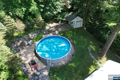 30 Knolls Bloomingdale NJ 07403