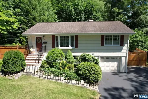 30 Knolls Bloomingdale NJ 07403