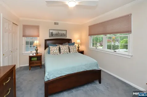 30 Knolls Bloomingdale NJ 07403