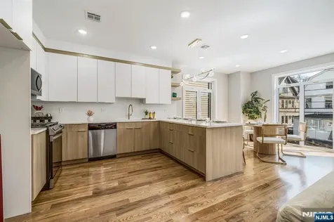 393 Myrtle Avenue Irvington NJ 07111