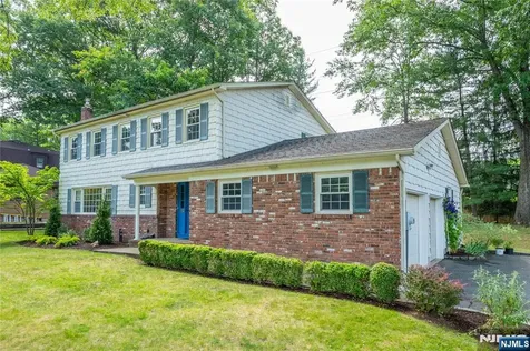 32 Natalie Drive West Caldwell NJ 07006