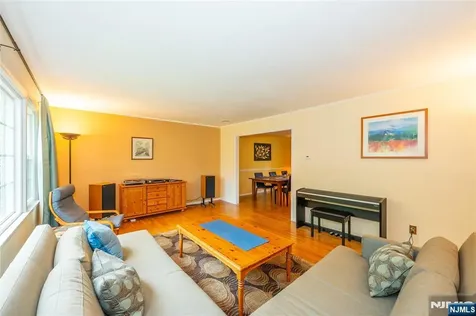 32 Natalie Drive West Caldwell NJ 07006