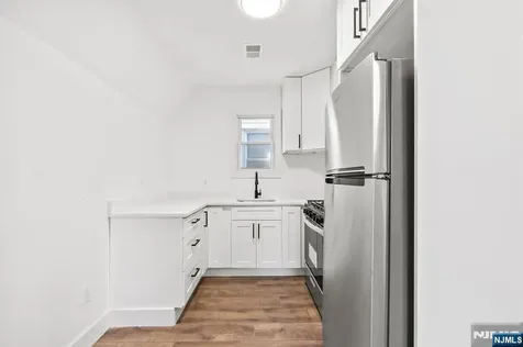 855 S 14th Street Newark NJ 07108