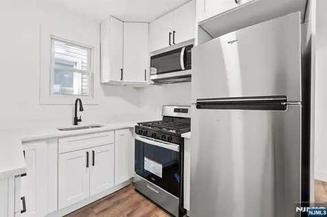 855 S 14th Street Newark NJ 07108