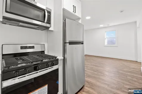 855 S 14th Street Newark NJ 07108