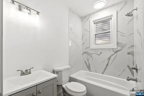 855 S 14th Street Newark NJ 07108