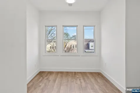 855 S 14th Street Newark NJ 07108