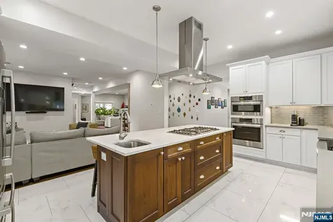 19-21 78th North Bergen NJ 07047
