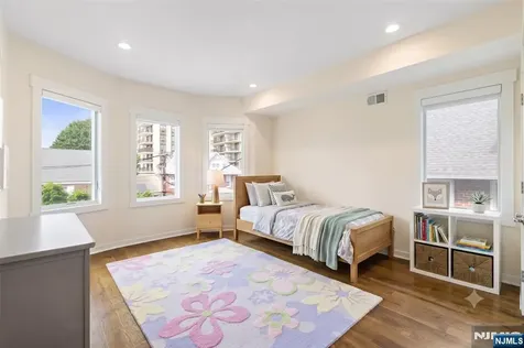 19-21 78th North Bergen NJ 07047