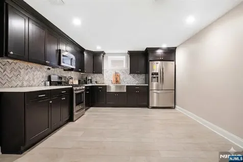 19-21 78th North Bergen NJ 07047